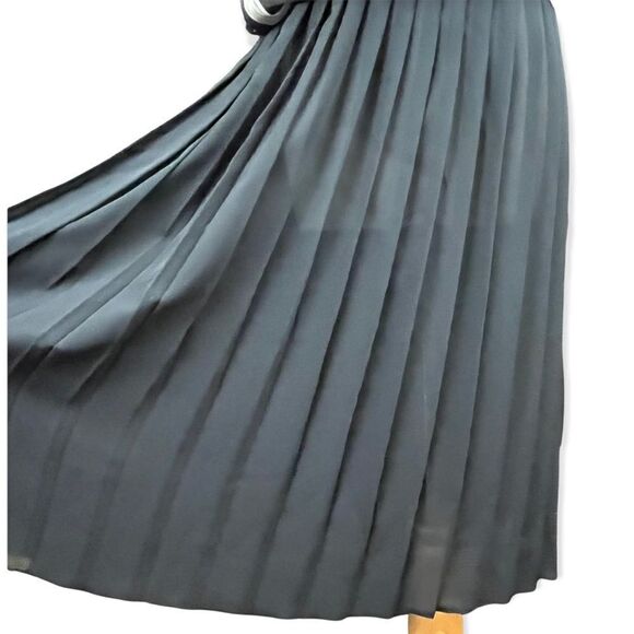 Vintage 80’s Accordion Pleated Dress Black and Silver Small - Picture 3 of 6